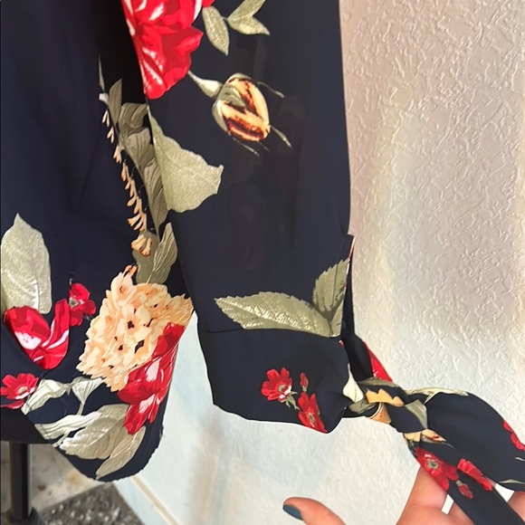 West Kei Floral Wrap Blouse, size s - Picture 3 of 7